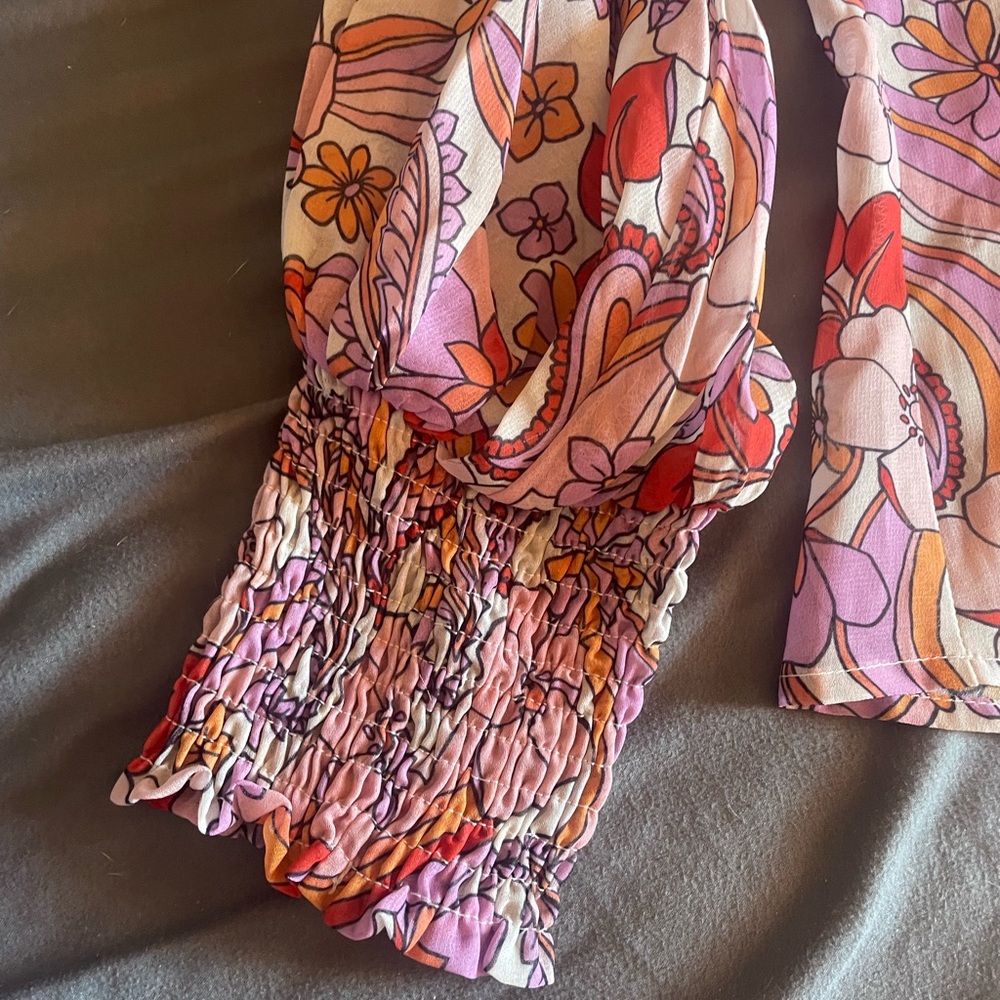 Seven Wonders sheer top size large - Picture 4 of 5